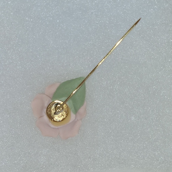 Vintage Single Stem Pink Rose Hat Stick Pin Hand Crafted Porcelain Gold Wire - Picture 4 of 7